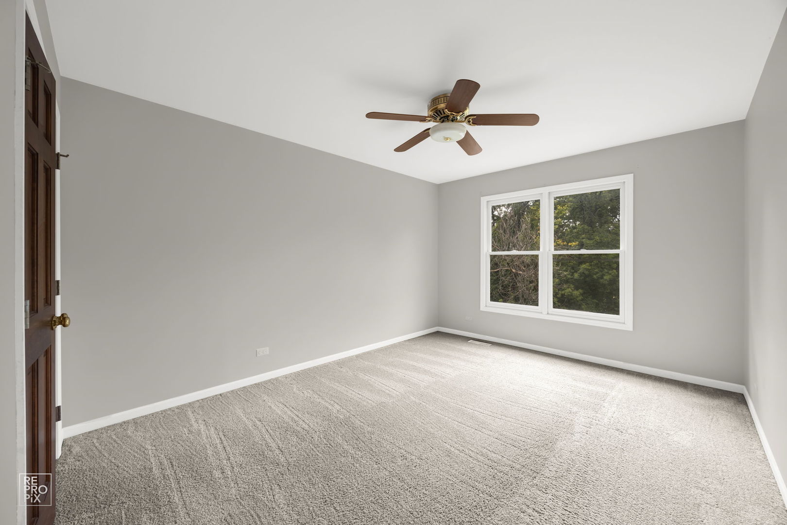 602 Bailey Drive Batavia, IL 60510 - Photo 20 of 26 a view of empty room with windows