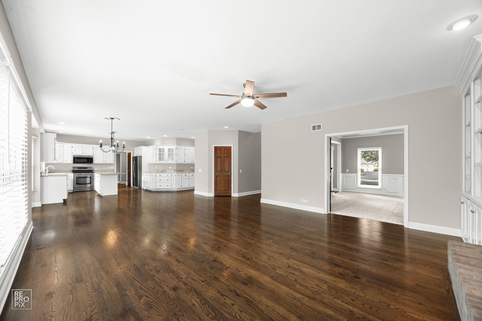 602 Bailey Drive Batavia, IL 60510 - Photo 10 of 26 a view of kitchen with furniture and wooden floor