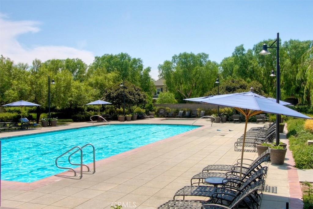 96 Talisman, Unit 23 Irvine, CA 92620 - Photo 40 of 43 a view of a backyard with sitting area