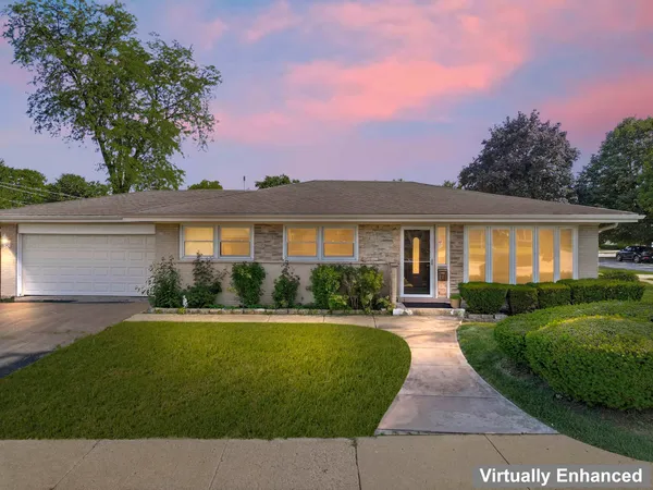$399,000 | 2001 Plainfield Drive, Des Plaines, IL 60018