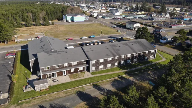 $915 | 301 Sid Snyder Drive, Long Beach, WA 98631