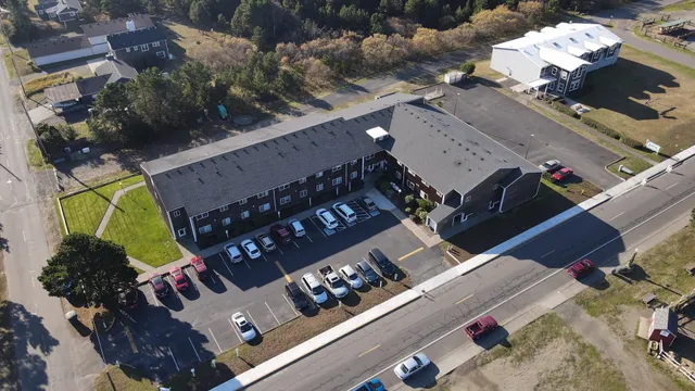 $915 | 301 Sid Snyder Drive, Long Beach, WA 98631