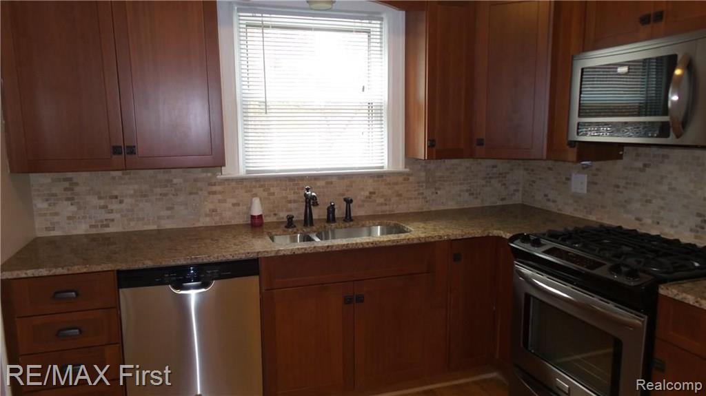 140 Chippewa Road Pontiac, MI 48341 - Photo 23 of 46