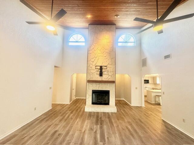 708 Caribbean Way Niceville, FL 32578 - Photo 5 of 34 a view of a livingroom with a fireplace