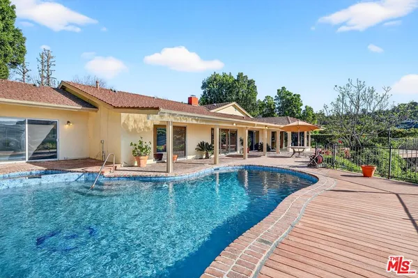 $11,500 | 3713 Dellvale Place, Encino, CA 91436