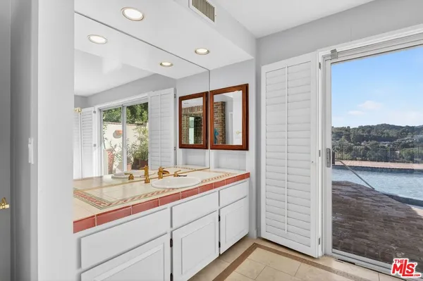 $11,500 | 3713 Dellvale Place, Encino, CA 91436