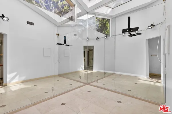 $11,500 | 3713 Dellvale Place, Encino, CA 91436