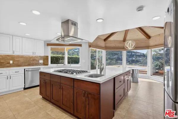 $11,500 | 3713 Dellvale Place, Encino, CA 91436