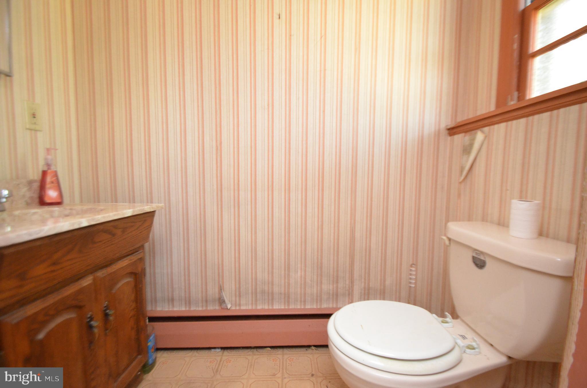 970 Springhouse Road Allentown, PA 18104 - Photo 9 of 13 Gallery Image 9