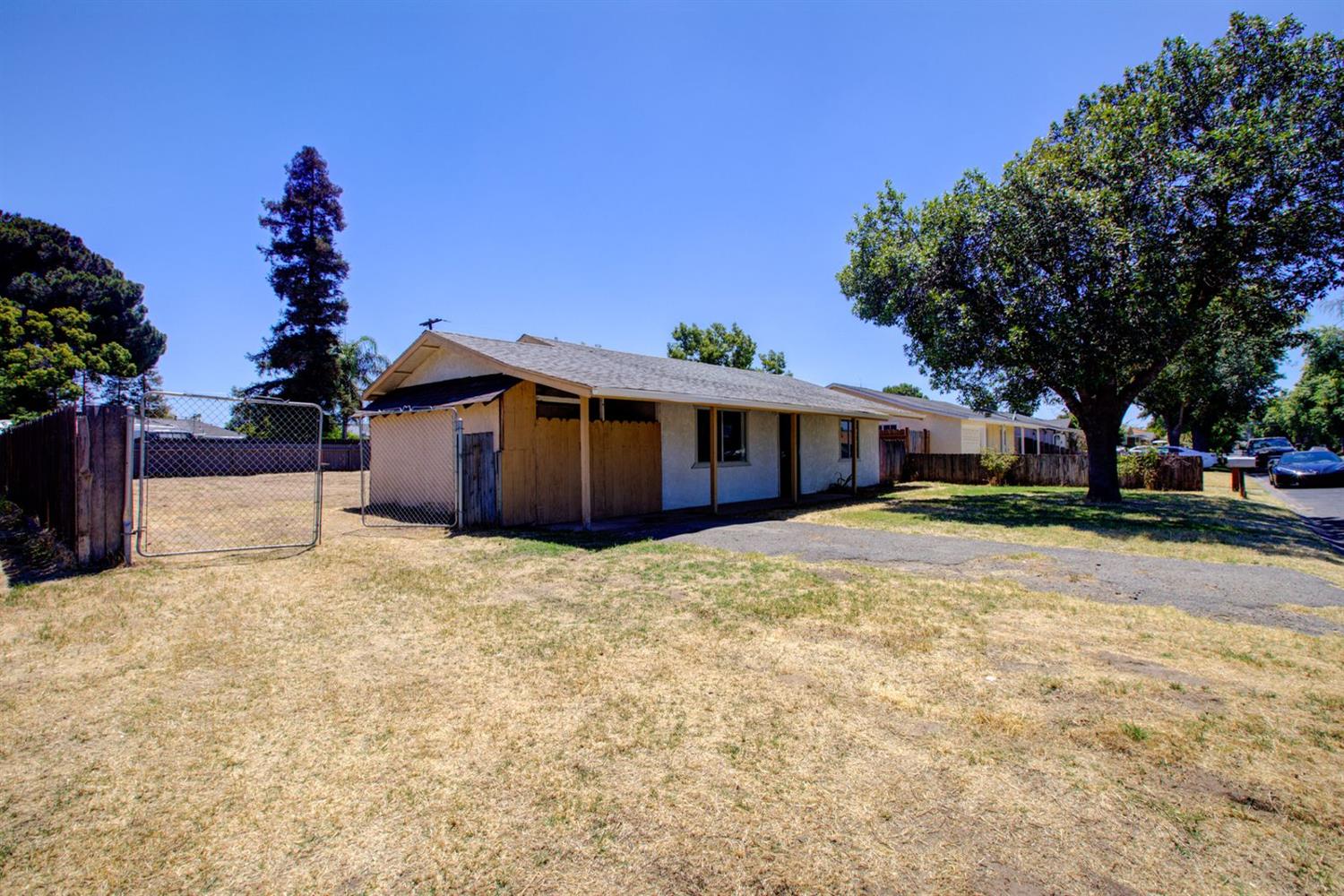 2354 Lambert Street Modesto, CA 95354 - Photo 2 of 23