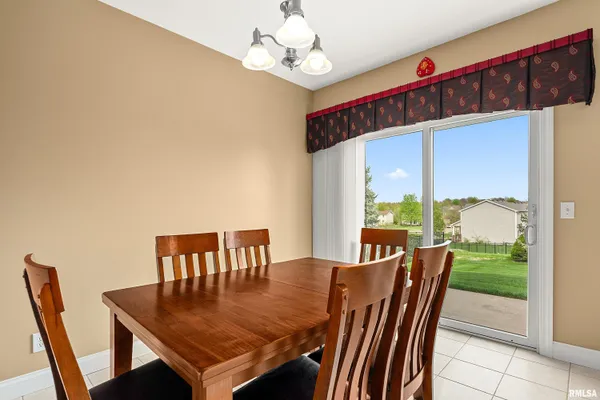 $323,900 | 11502 North Brooklyn Place, Peoria, IL 61525