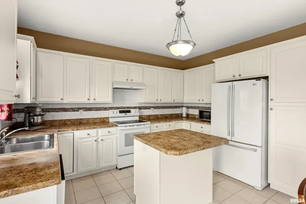 $323,900 | 11502 North Brooklyn Place, Peoria, IL 61525