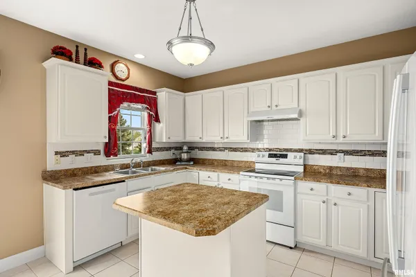 $323,900 | 11502 North Brooklyn Place, Peoria, IL 61525