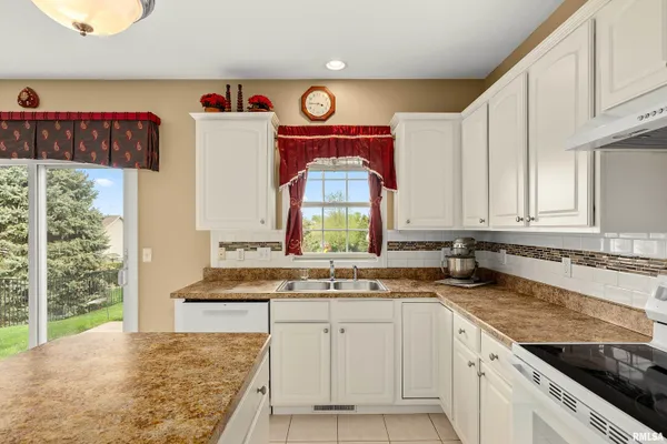 $323,900 | 11502 North Brooklyn Place, Peoria, IL 61525