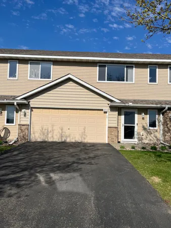 $275,000 | 4052 Blakewood Drive, Shakopee, MN 55379