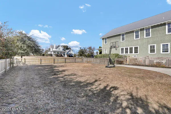 $925,000 | 101 Cottage Walk, Hampstead, NC 28443