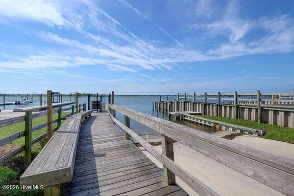 $925,000 | 101 Cottage Walk, Hampstead, NC 28443