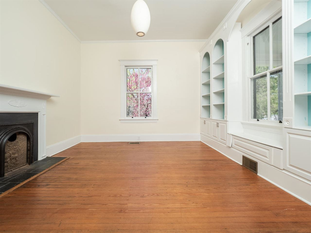225 Linden Avenue Raleigh, NC 27601 - Photo 9 of 24 Living Room