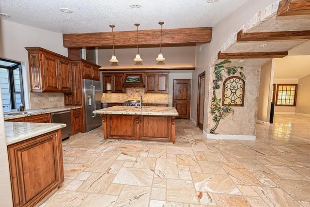 $469,900 | 6189 North West Avenue, Fresno, CA 93711