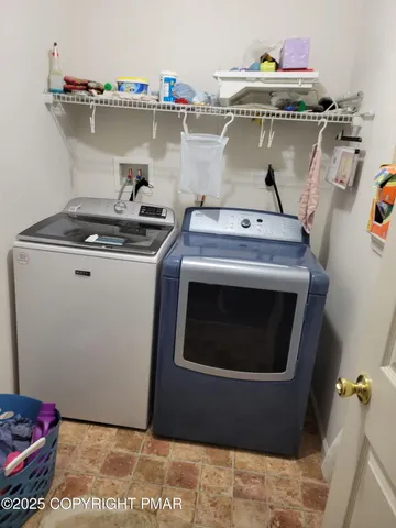 $378,500 | 2137 Freedom Way, Pocono Summit, PA 18346