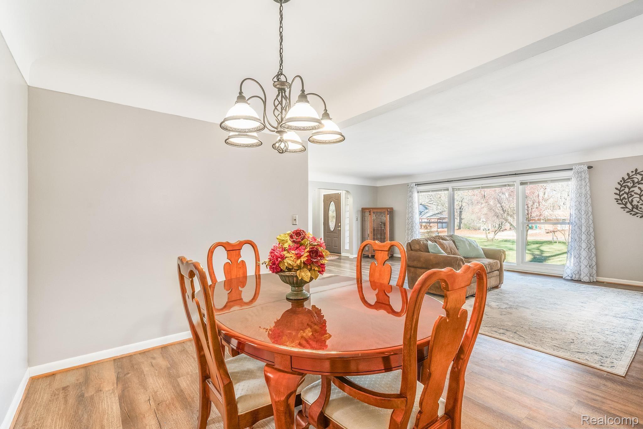 41721 Riggs Road Belleville, MI 48111 - Photo 10 of 42 Formal Dining oom