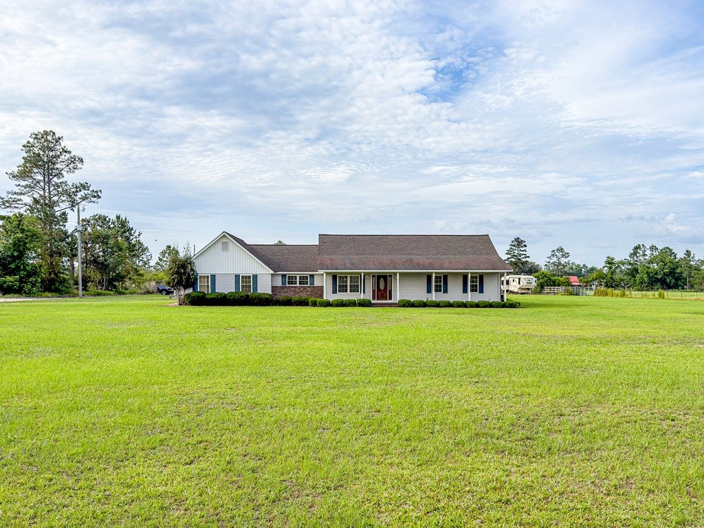 38 Daniels Road Adel, GA 31620 - Photo 2 of 42 Gallery Image 2