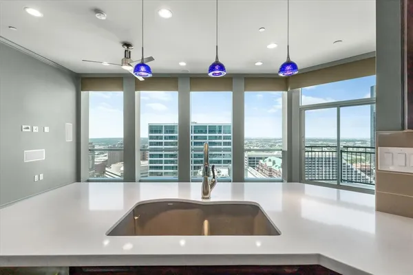 $699,000 | 500 Throckmorton Street, Unit 2004, Fort Worth, TX 76102