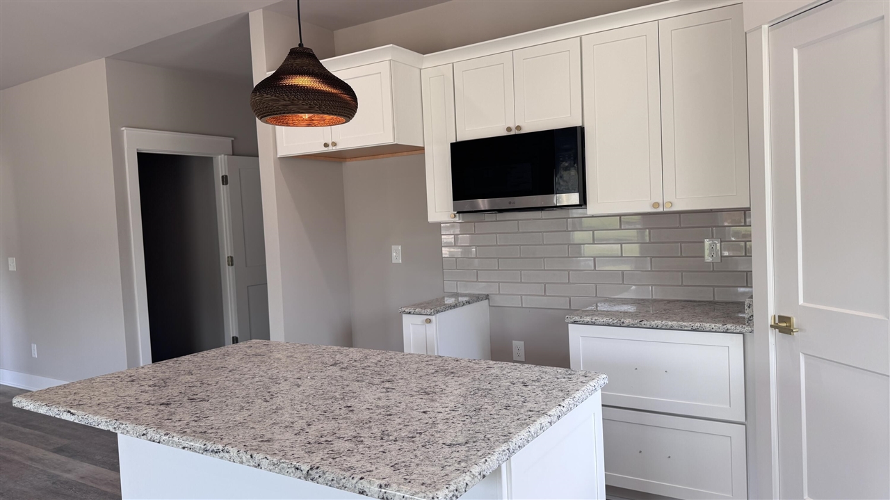 30821 Lower Ridge Drive New Boston, MI 48164 - Photo 2 of 15
