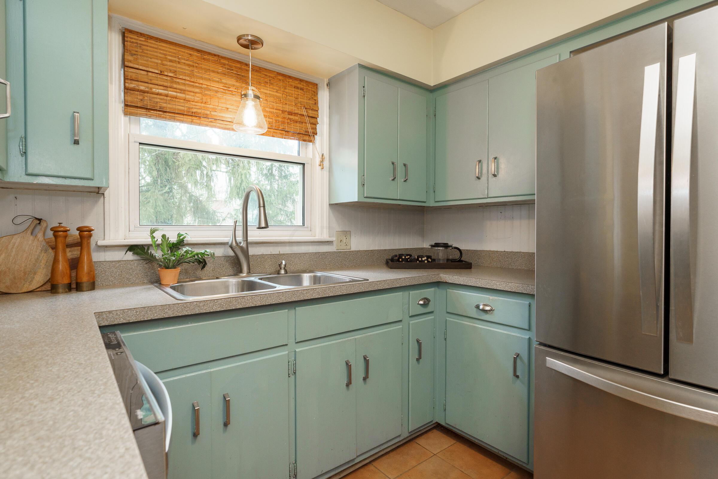 2758 Wellesley Road Columbus, OH 43209 - Photo 10 of 36 Kitchen
