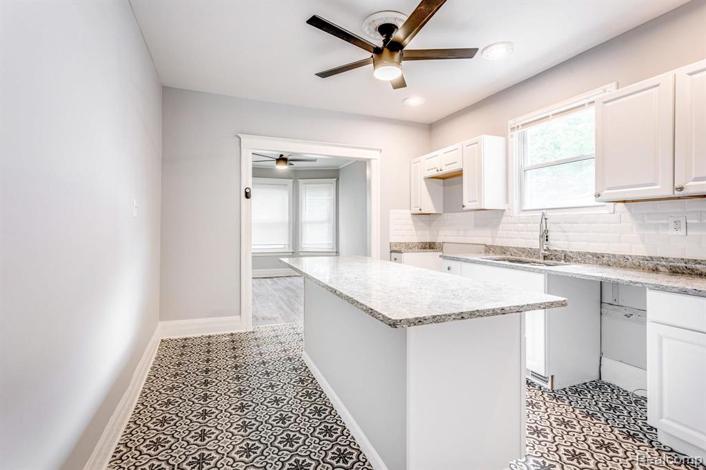 8062 Ruedisale Court Detroit, MI 48214 - Photo 13 of 28