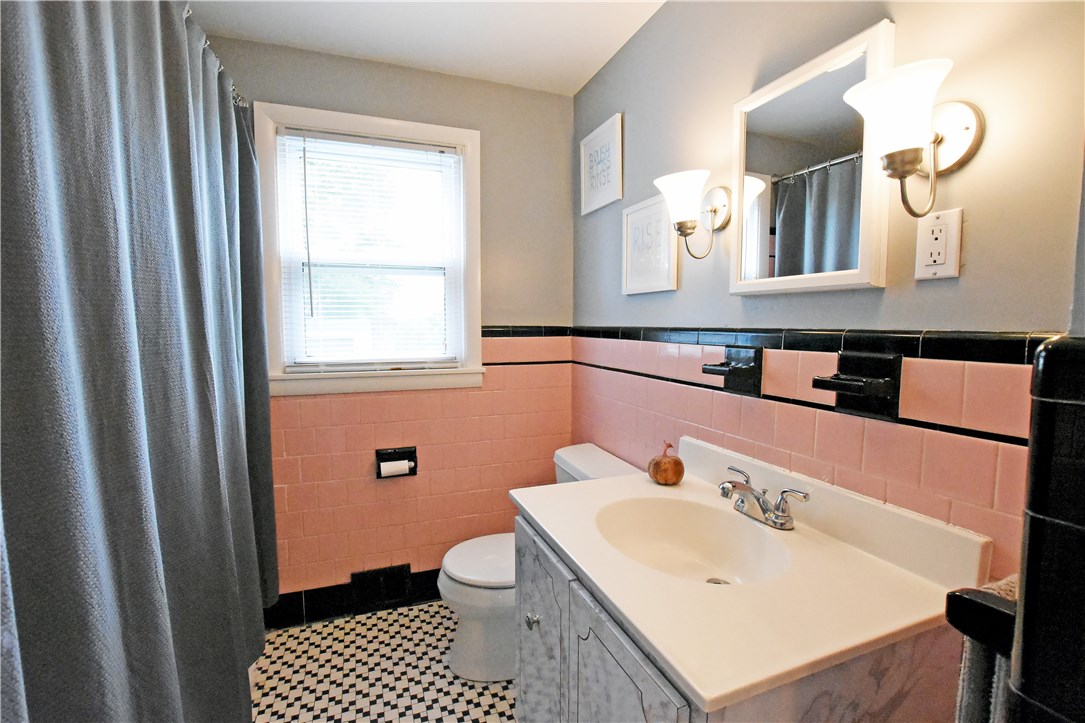 136 Hamlet Street Pawtucket, RI 02861 - Photo 13 of 22 Gallery Image 13