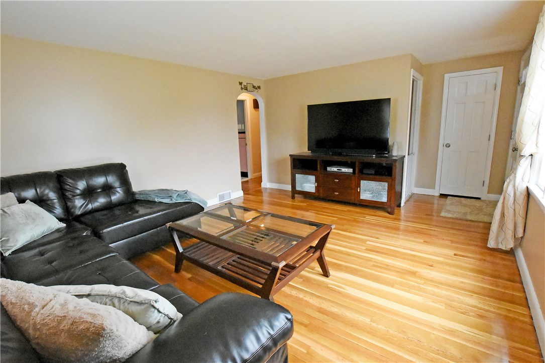 136 Hamlet Street Pawtucket, RI 02861 - Photo 7 of 22 Gallery Image 7