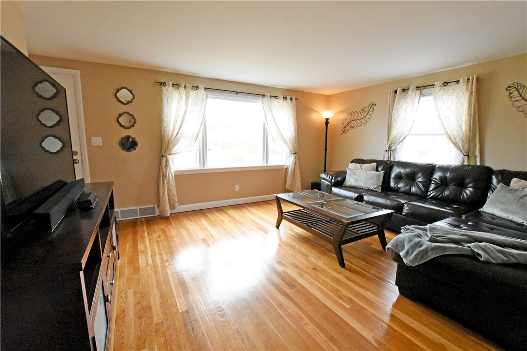 136 Hamlet Street Pawtucket, RI 02861 - Photo 9 of 22 Gallery Image 9