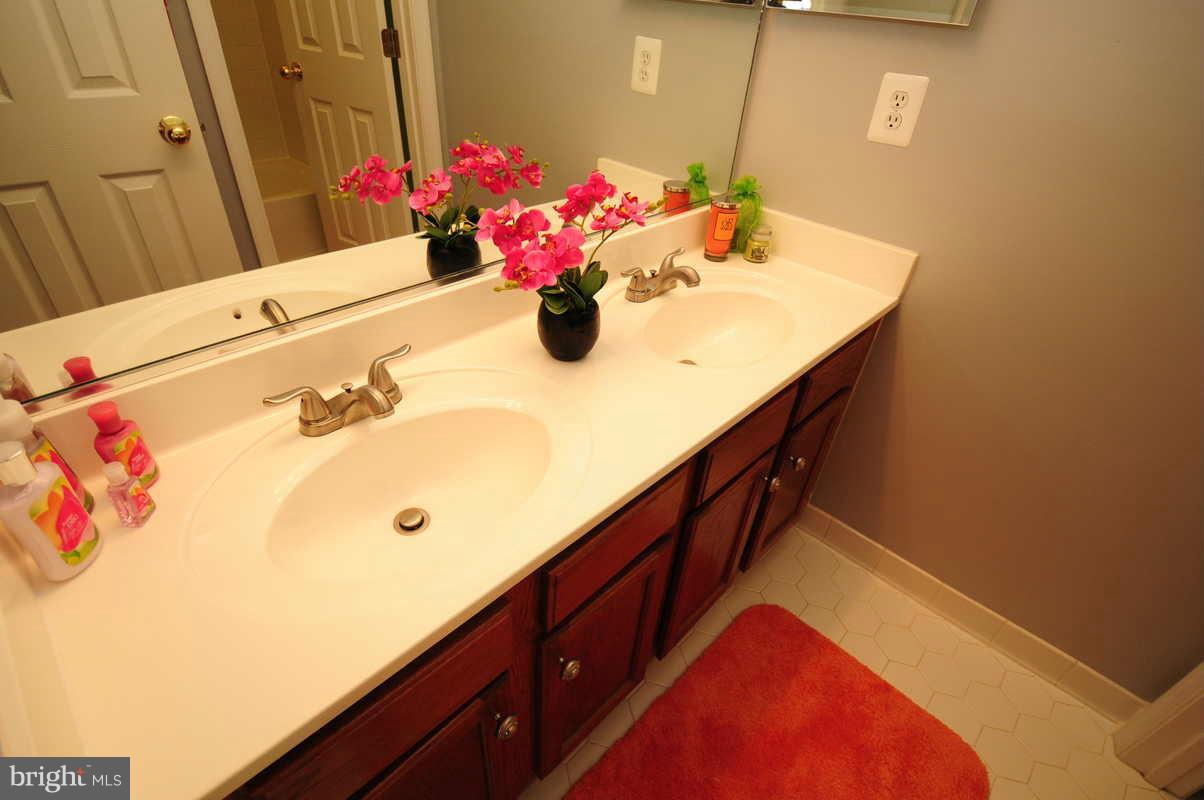 7858 Pembridge Road Manassas, VA 20112 - Photo 22 of 30 Bath