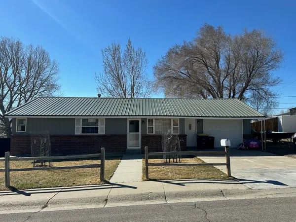 $279,000 | 208 East Heath Street, Rawlins, WY 82301