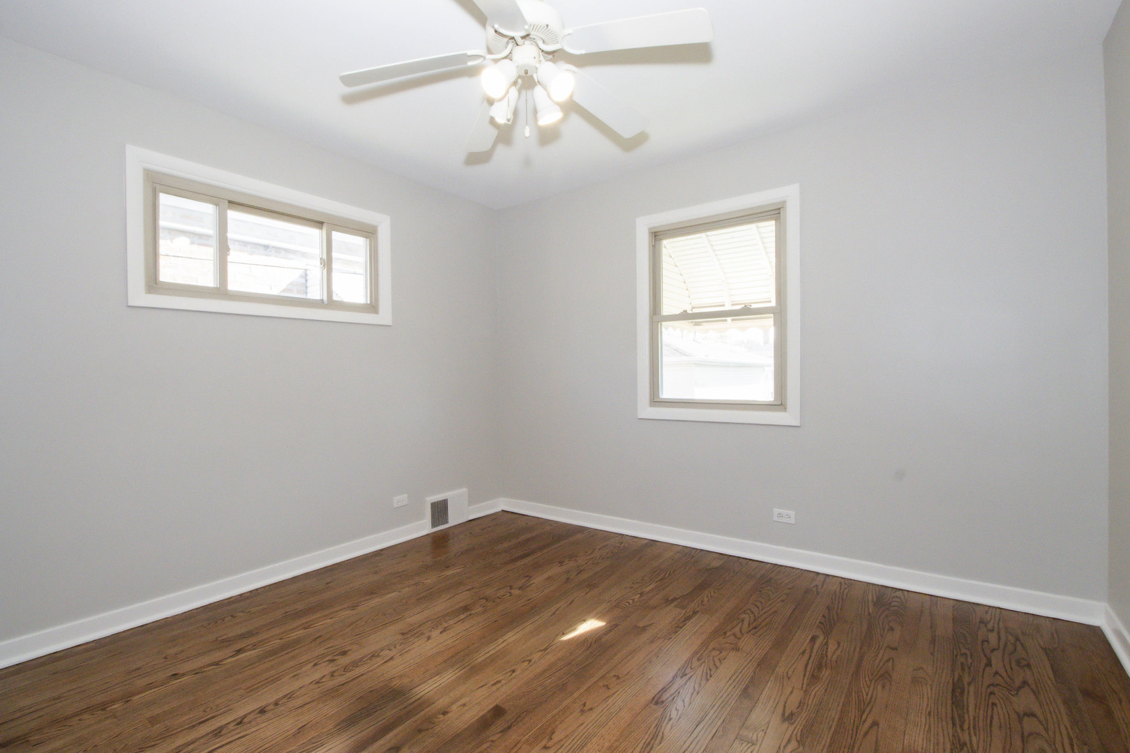 2337 Park Avenue Riverside, IL 60546 - Photo 10 of 26 Gallery Image 10
