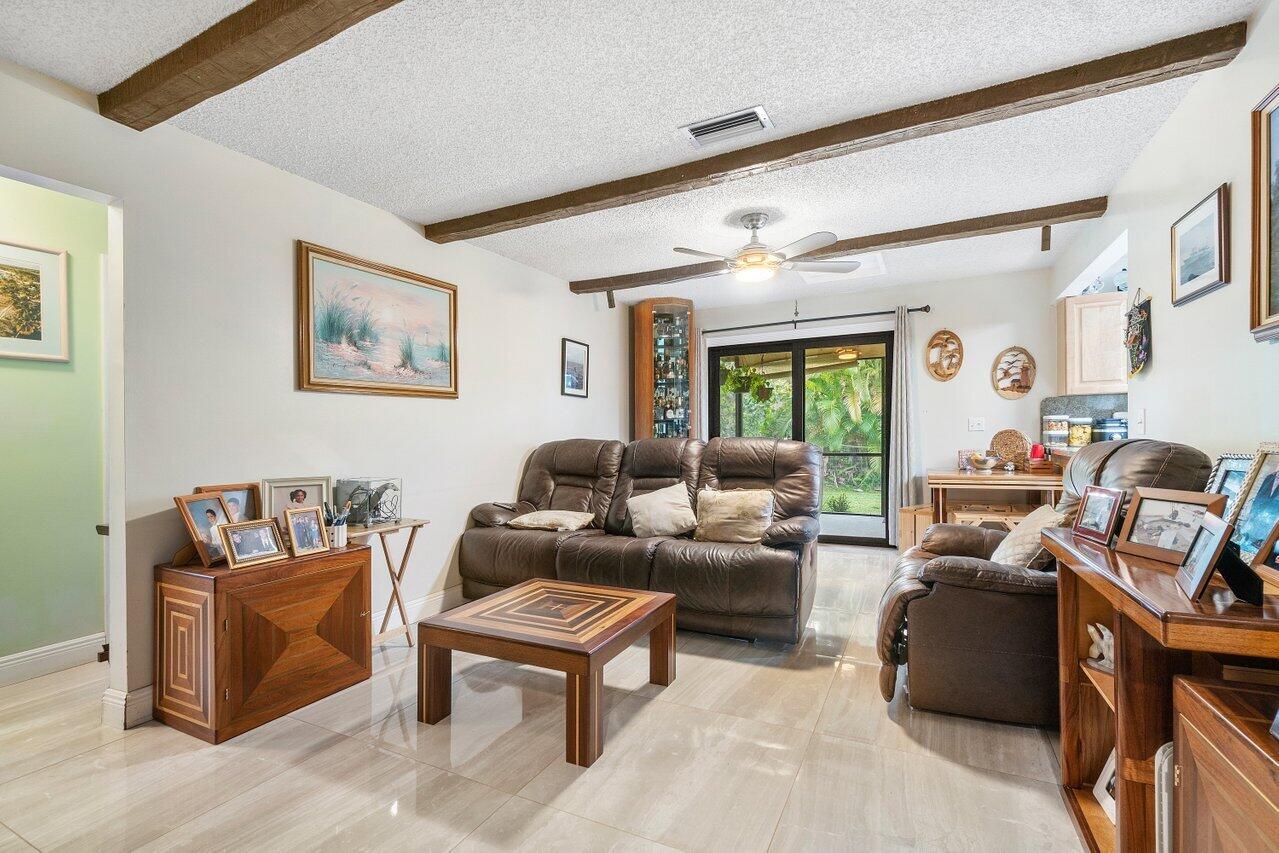 11402 178th Road North Jupiter, FL 33478 - Photo 15 of 49 015-11402178thRoadNorth-Jupiter-FL-33478