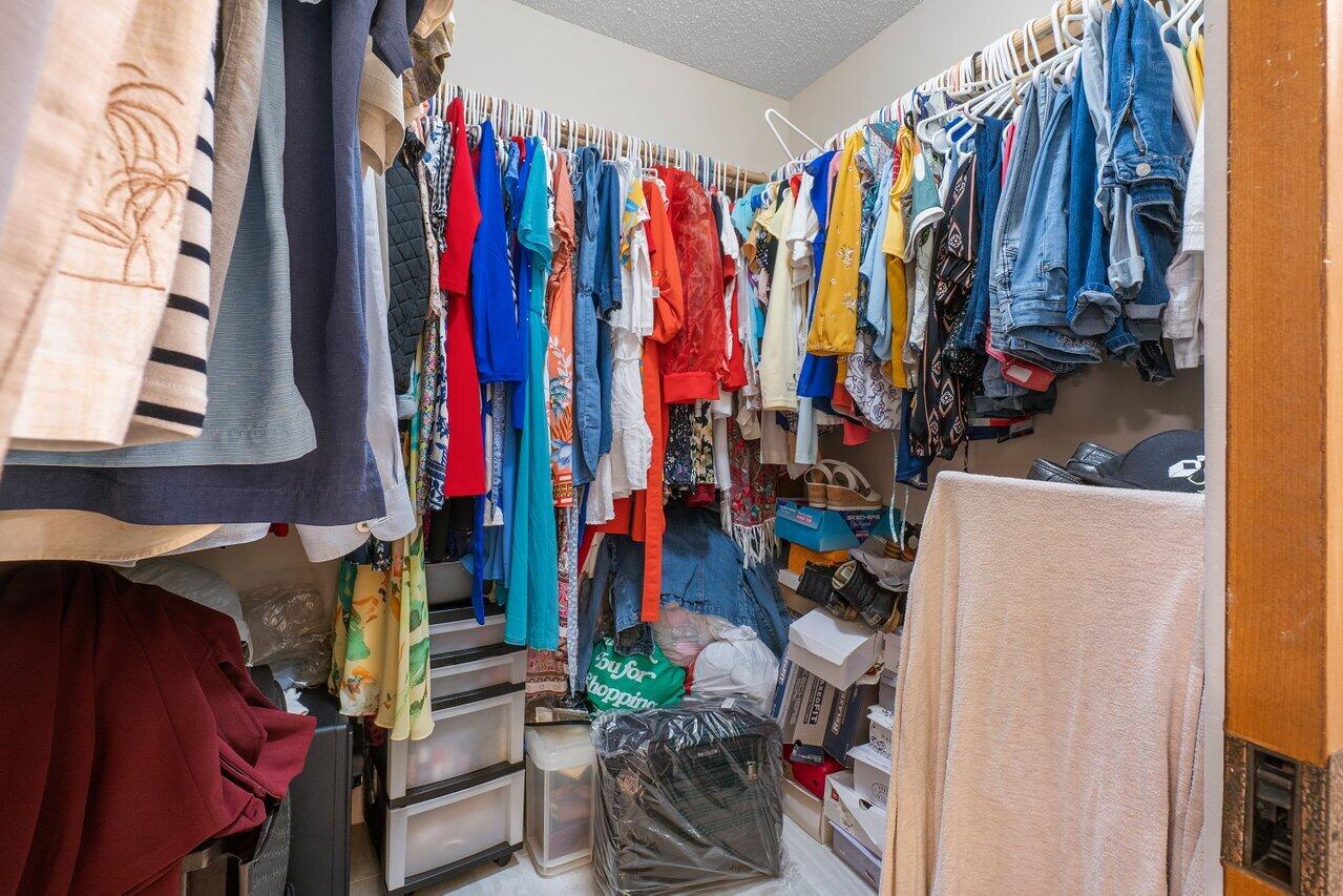 11402 178th Road North Jupiter, FL 33478 - Photo 19 of 49 019-11402178thRoadNorth-Jupiter-FL-33478