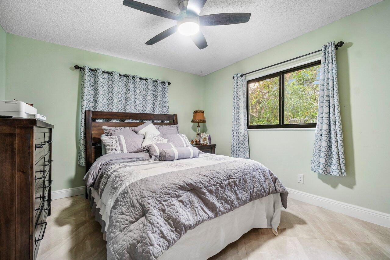 11402 178th Road North Jupiter, FL 33478 - Photo 25 of 49 025-11402178thRoadNorth-Jupiter-FL-33478