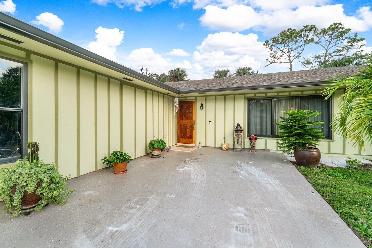 11402 178th Road North Jupiter, FL 33478 - Photo 3 of 49 003-11402178thRoadNorth-Jupiter-FL-33478