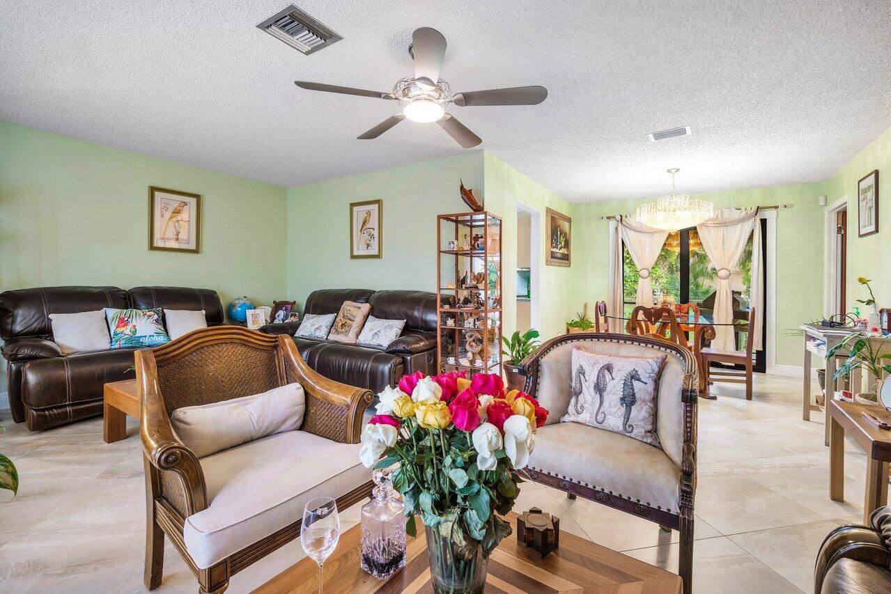 11402 178th Road North Jupiter, FL 33478 - Photo 9 of 49 009-11402178thRoadNorth-Jupiter-FL-33478