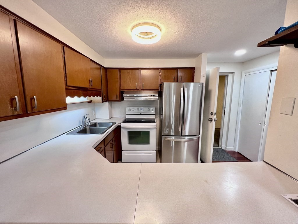 45 Oval Road, Unit 14 Quincy, MA 02170 - Photo 4 of 15 Gallery Image 4