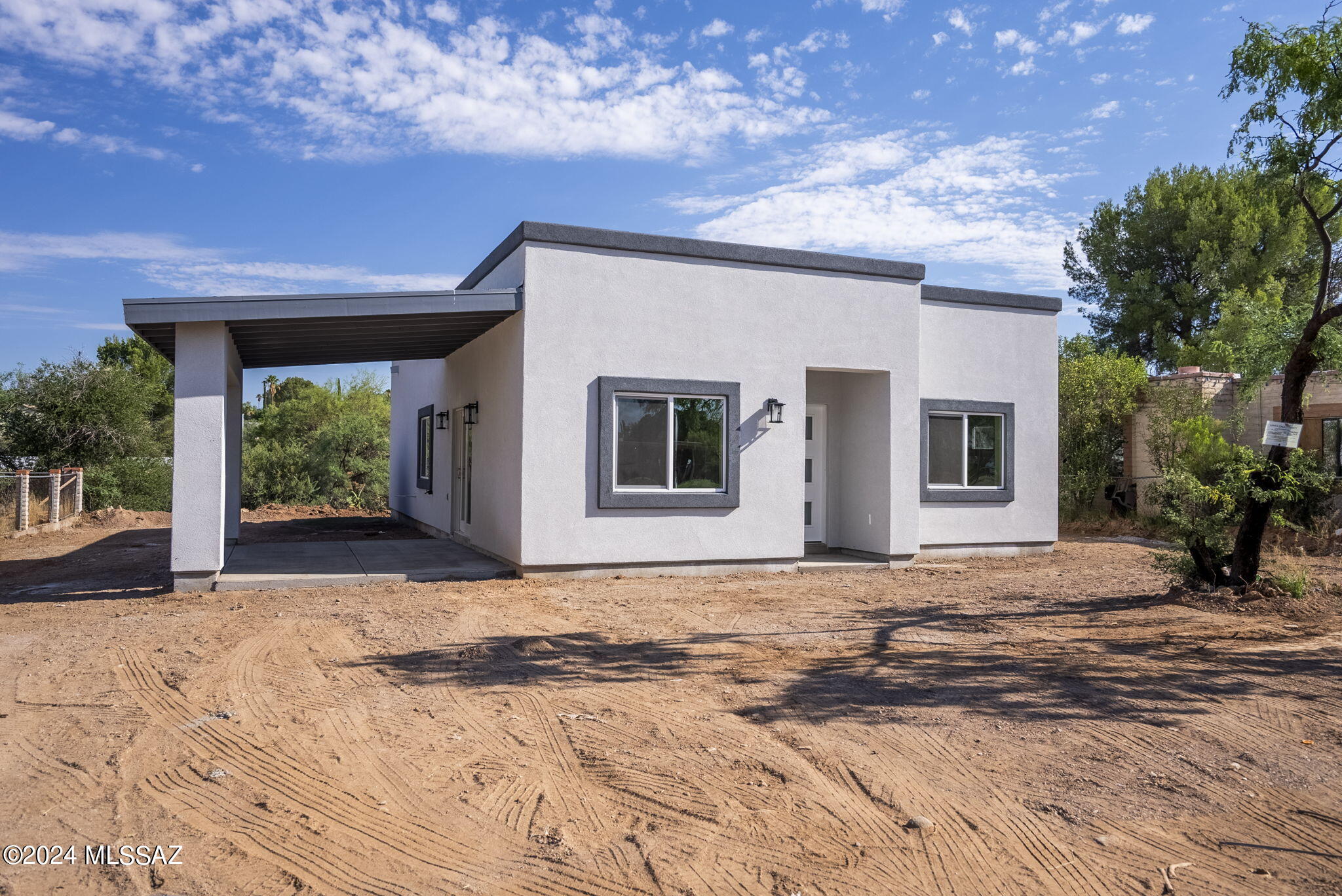 1153 Hodges Circle Rio Rico, AZ 85648 - Photo 2 of 17