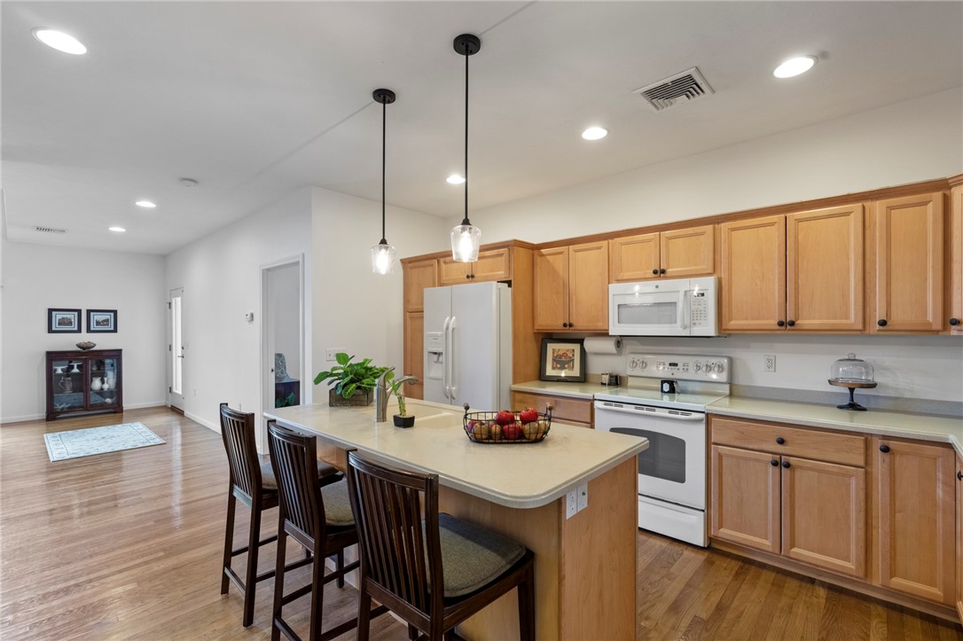 500 Mendon Road, Unit 408 Cumberland, RI 02864 - Photo 8 of 38