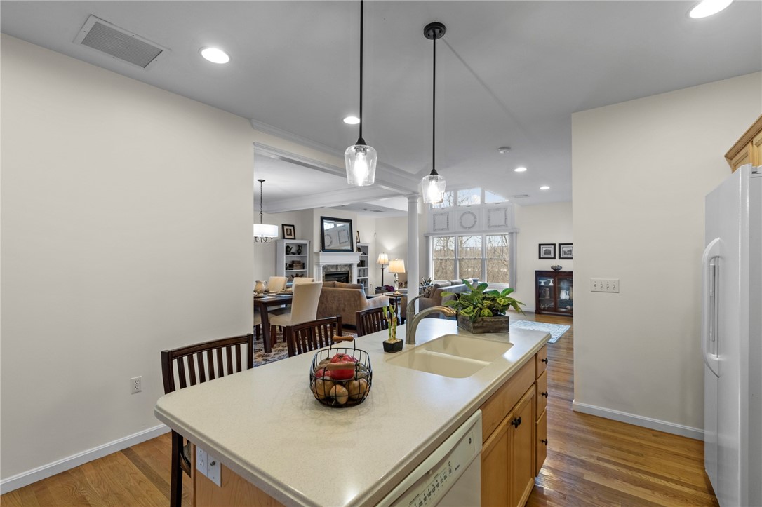 500 Mendon Road, Unit 408 Cumberland, RI 02864 - Photo 9 of 38