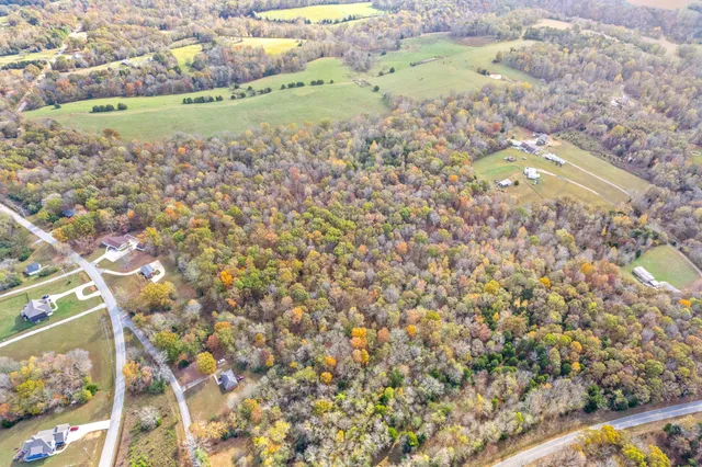 $640,000 | 1402 Moore Lane, Cunningham, TN 37052