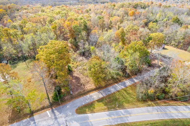 $640,000 | 1402 Moore Lane, Cunningham, TN 37052