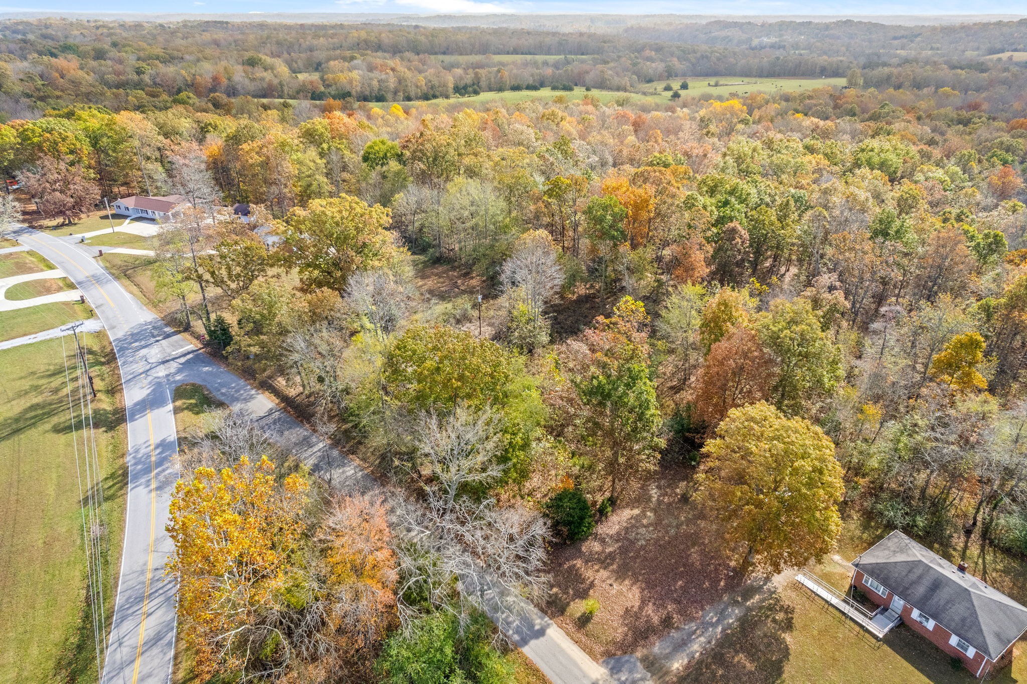 1402 Moore Lane Cunningham, TN 37052 - Photo 18 of 34