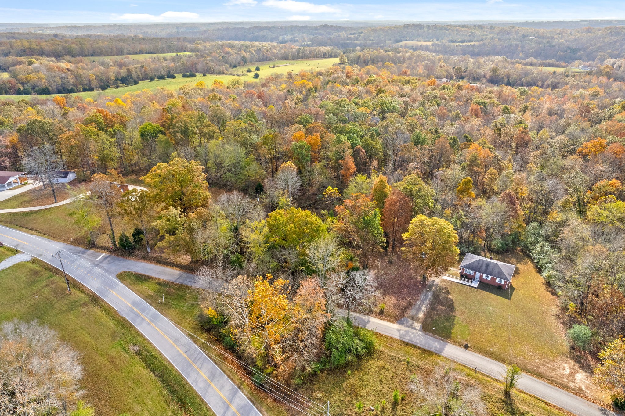 1402 Moore Lane Cunningham, TN 37052 - Photo 5 of 24