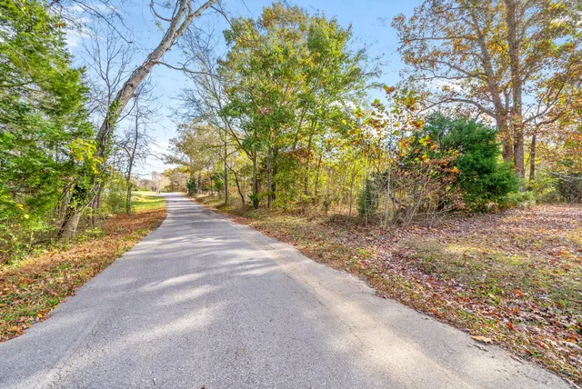 $640,000 | 1402 Moore Lane, Cunningham, TN 37052